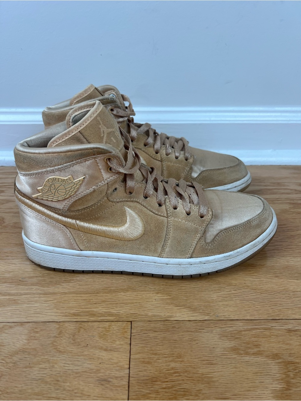 Air Jordan 1 Retro High SOH Season of Her Ice Peach Women's Size 9